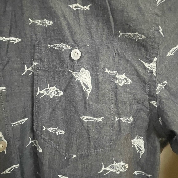 Free Nature Button Up Short Sleeve Shirt Gray White Fish Print - Picture 6 of 12